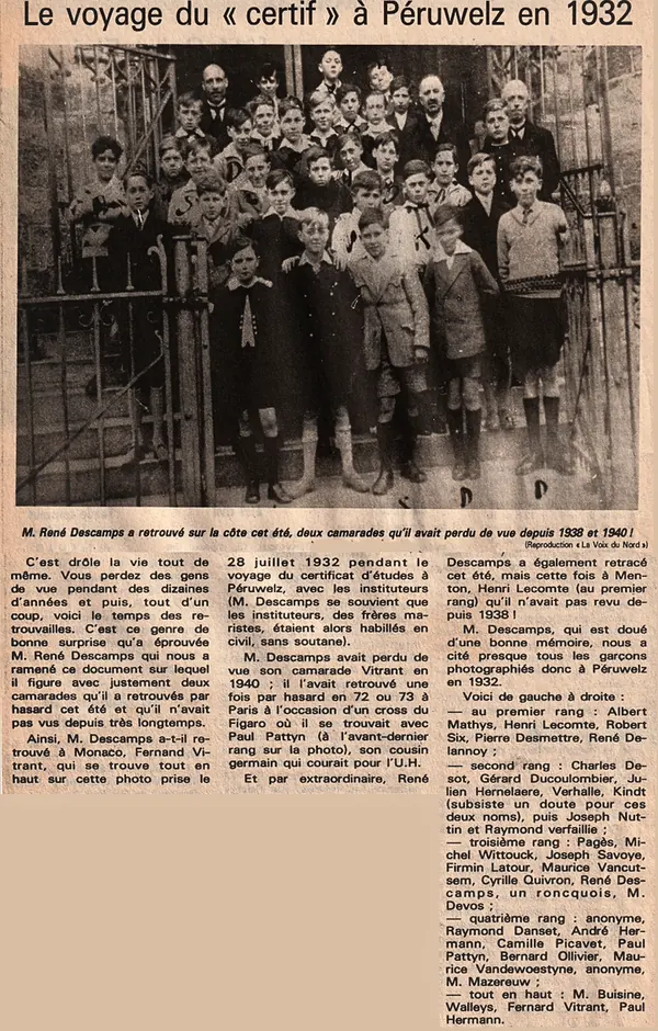 Article de journal sur l’excursion de la classe du certificat d’études à Péruwelz en 1932, avec une photo de classe.